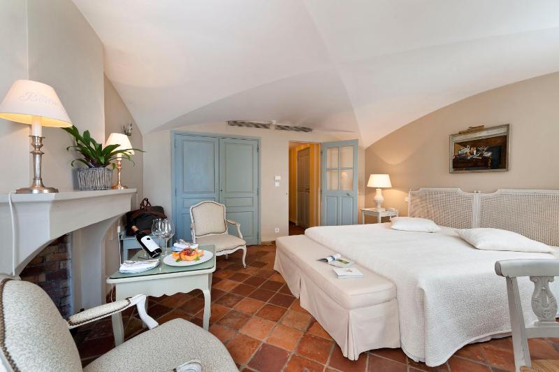 Deluxe Double or Twin Room image 1