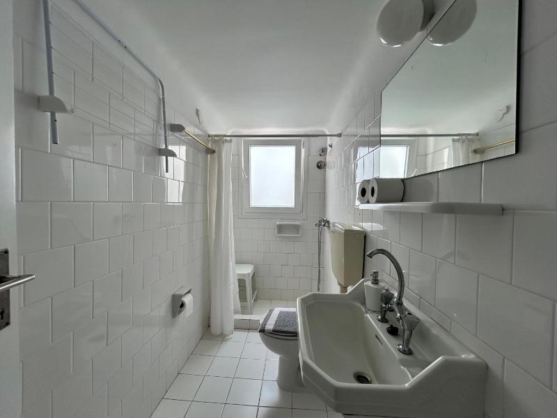 Double or Twin Room image 3