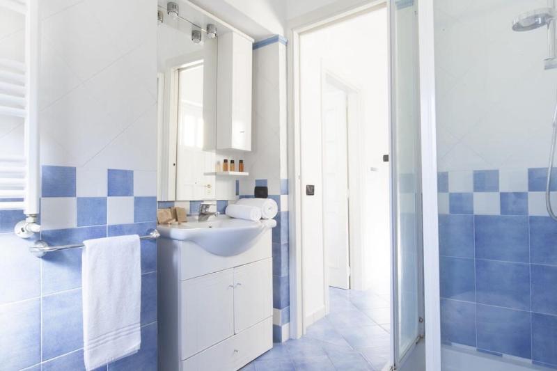 Tetto Bianco Bright Apartment with Private Terrace in Marina della Lobra by Feeling Italy - image 3