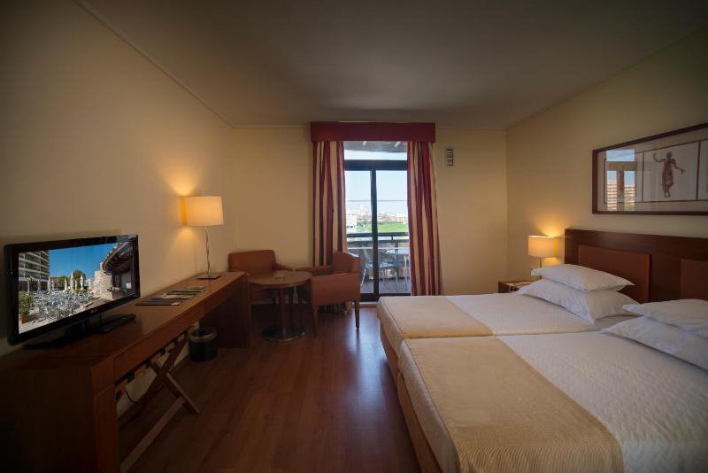 Twin Room image 1