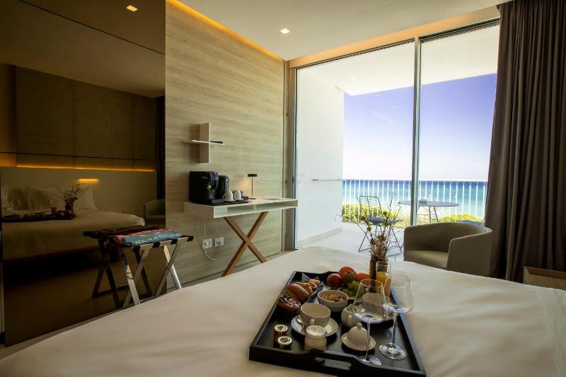 King Suite with Sea View image 4