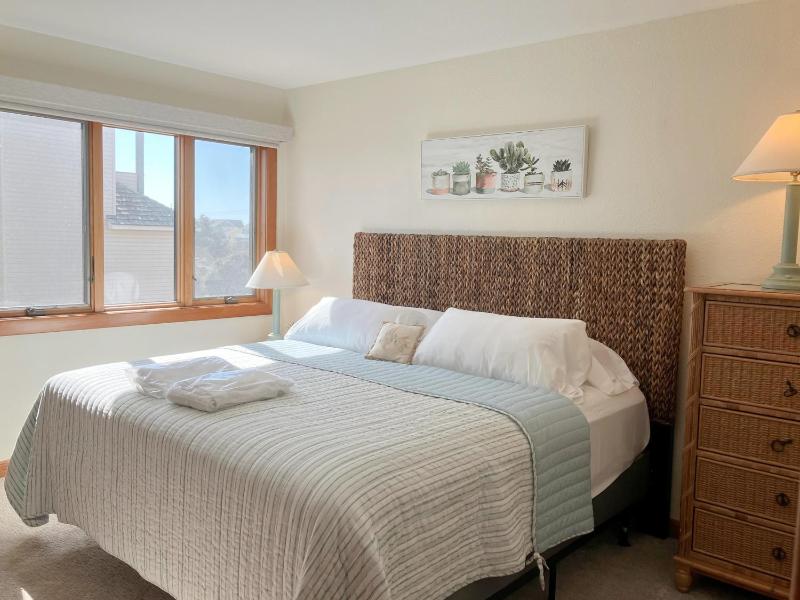 H201S Heron Cove South - 201 - image 15