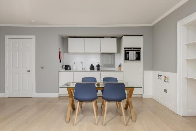 One-Bedroom Apartment image 1