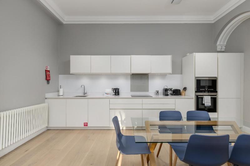 Superior Two-Bedroom Apartment image 4