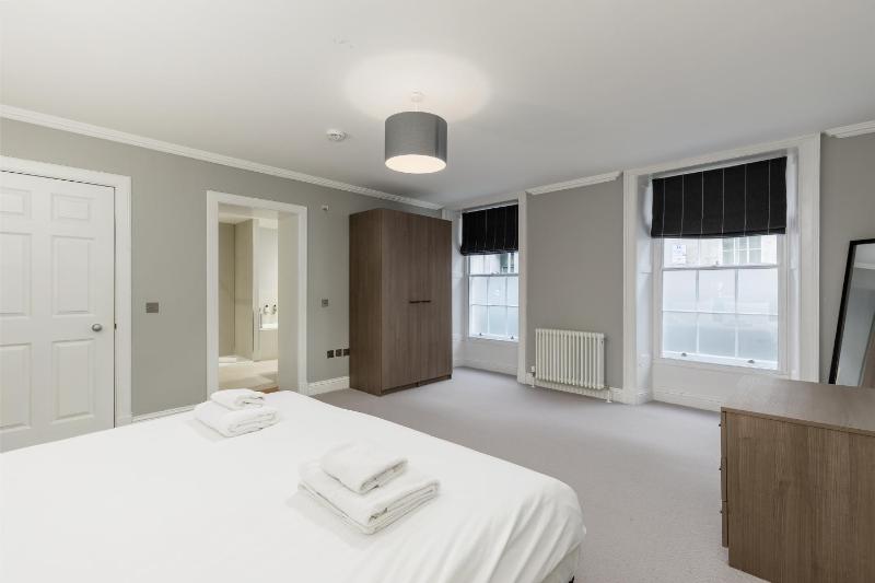 Superior Two-Bedroom Apartment image 2