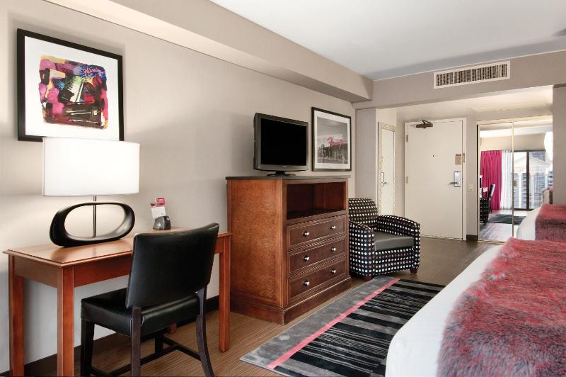 Fab Room, 2 Queens, Non-Smoking