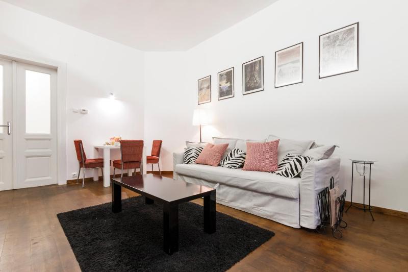 One-Bedroom Apartment image 2