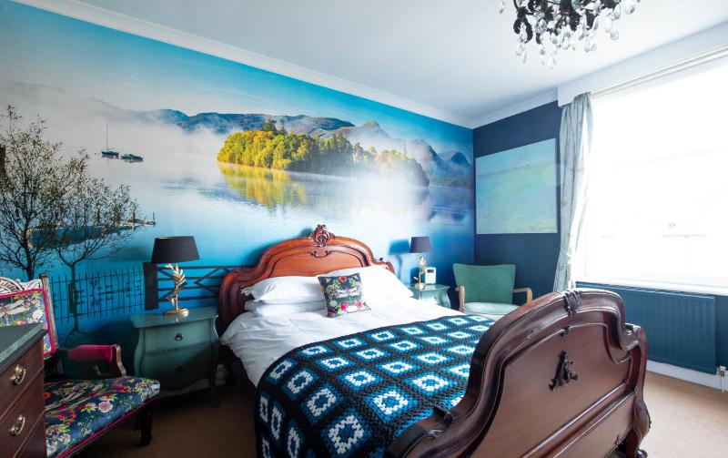 King Room with Mountain View image 2