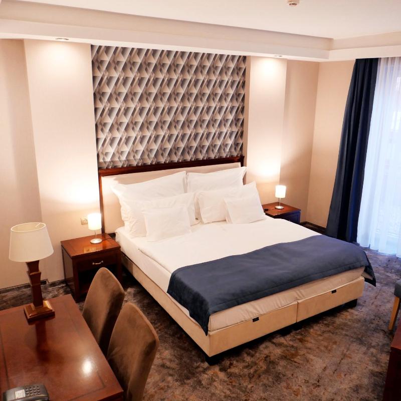 Standard Twin Room image 1