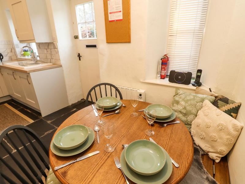 Ednas Cottage - image 8