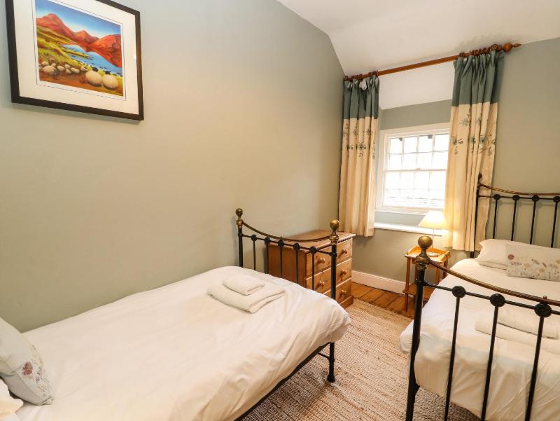 Ednas Cottage - image 26