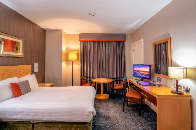 Standard Double Room image 3