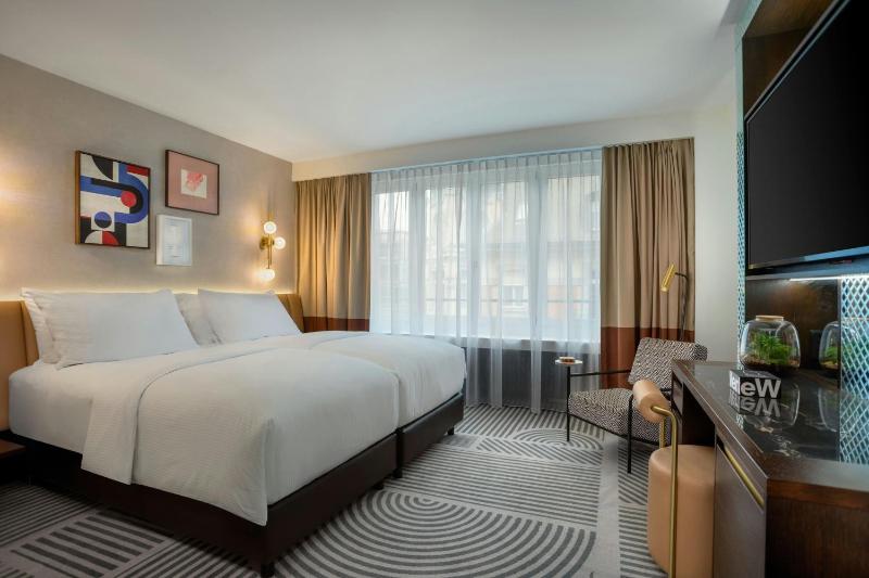 Superior Twin Room image 1