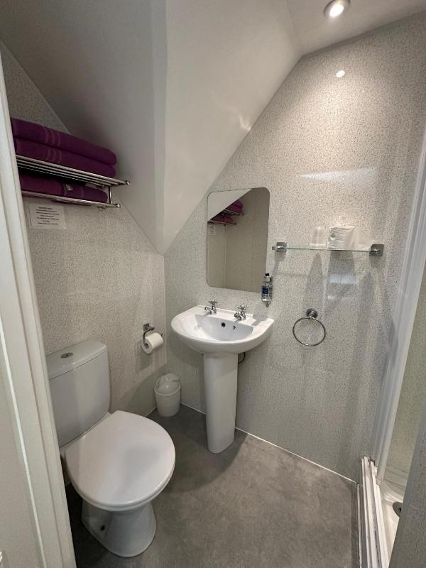 Small Double Room image 2