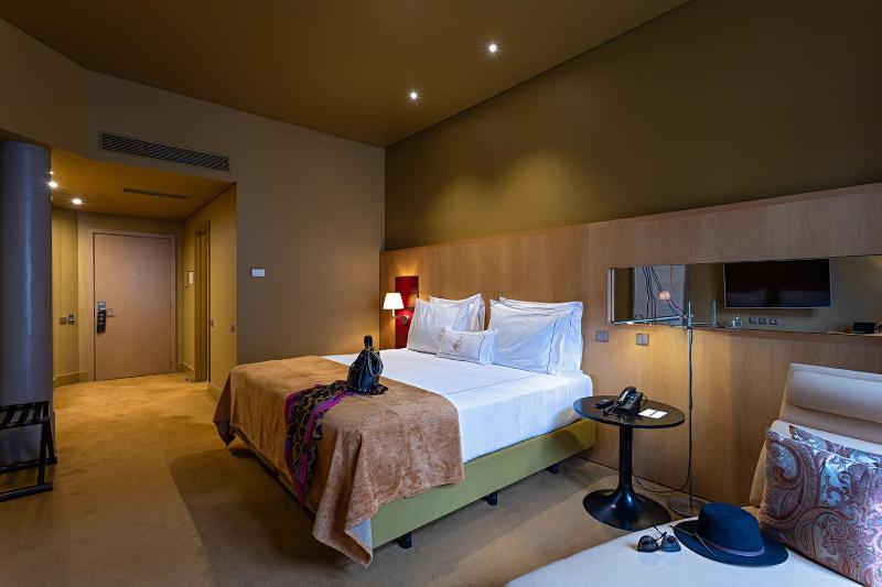 Standard Twin Room image 1