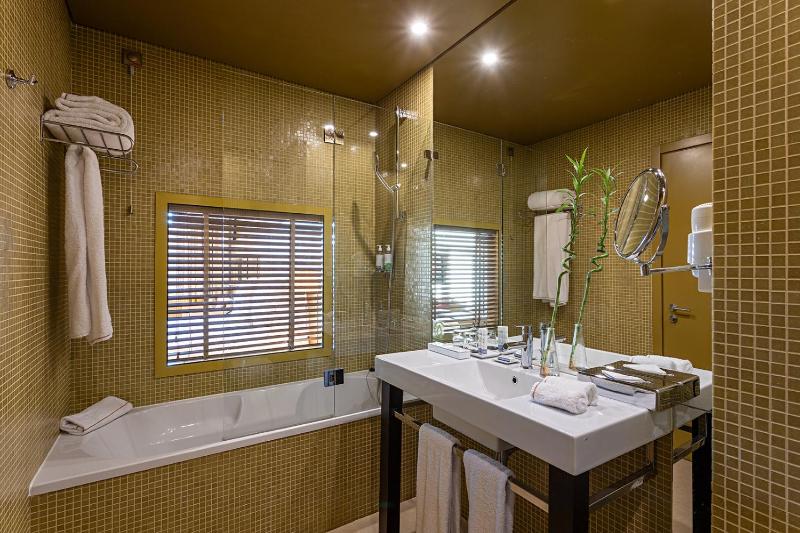 Superior Executive Double or Twin Room image 4