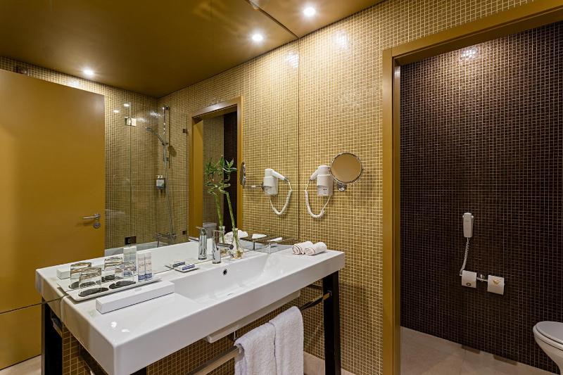 Executive Double or Twin Room image 3