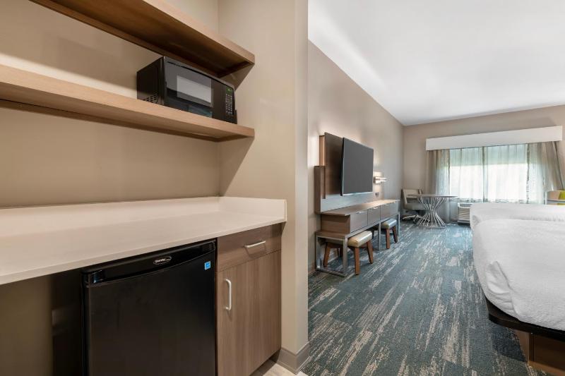 Queen Room with Two Queen Beds and Communication Assitance image 2