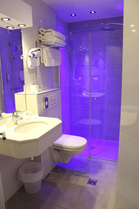 Best Western Plus Hotel Carlton - image 42
