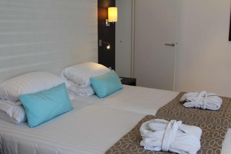 Comfort Twin Room image 1