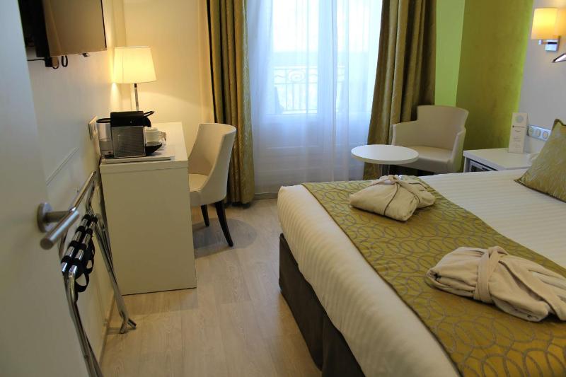 Comfort Queen Room image 1