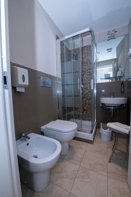 Superior Double Room image 3