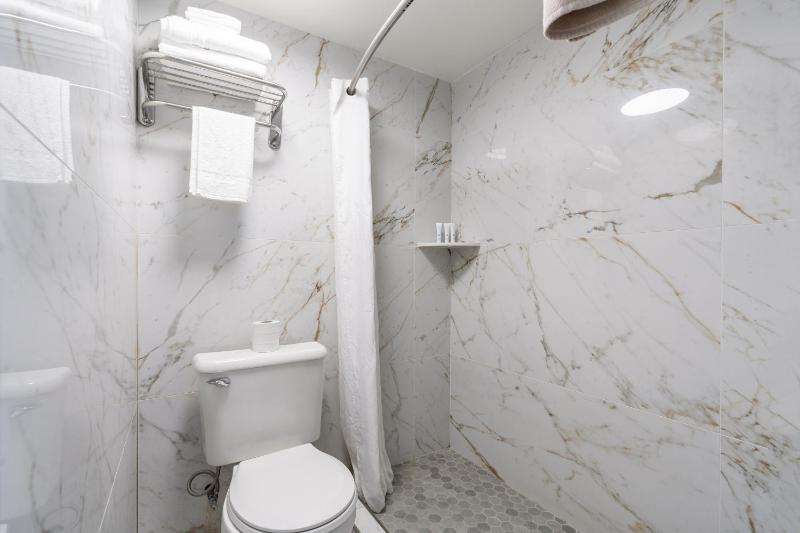 Triple Room image 2