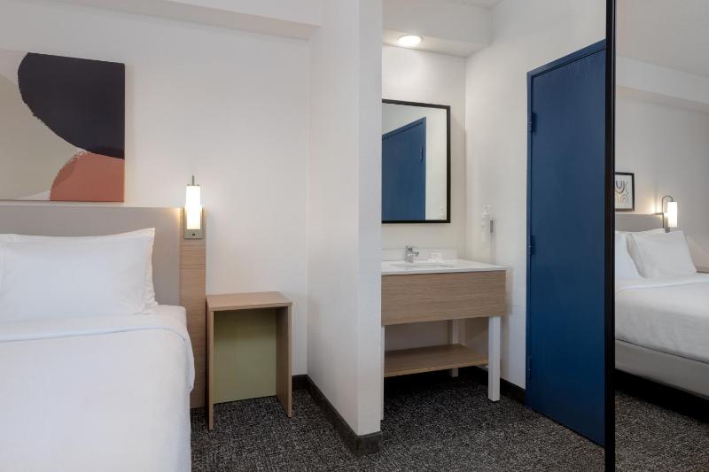 King Room image 3