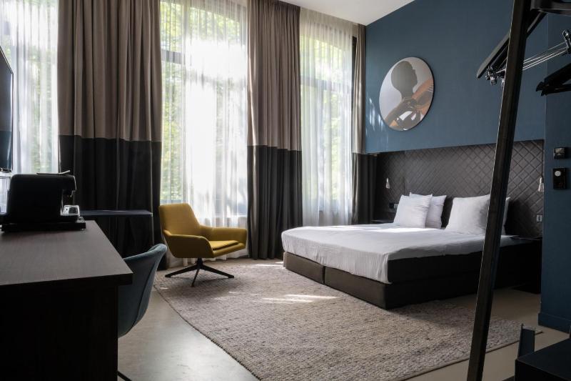 Superior Double Room with Air Conditioning image 1