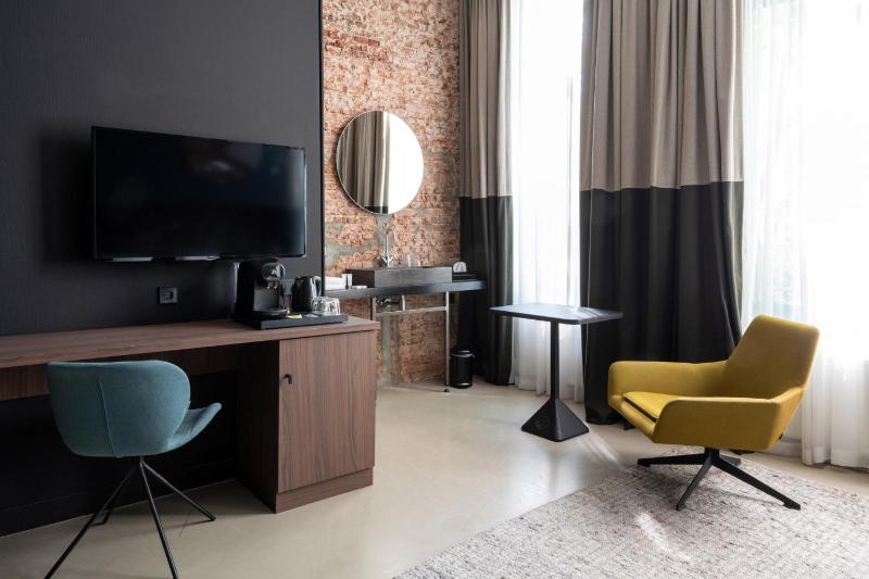 Superior Double Room with Air Conditioning image 3