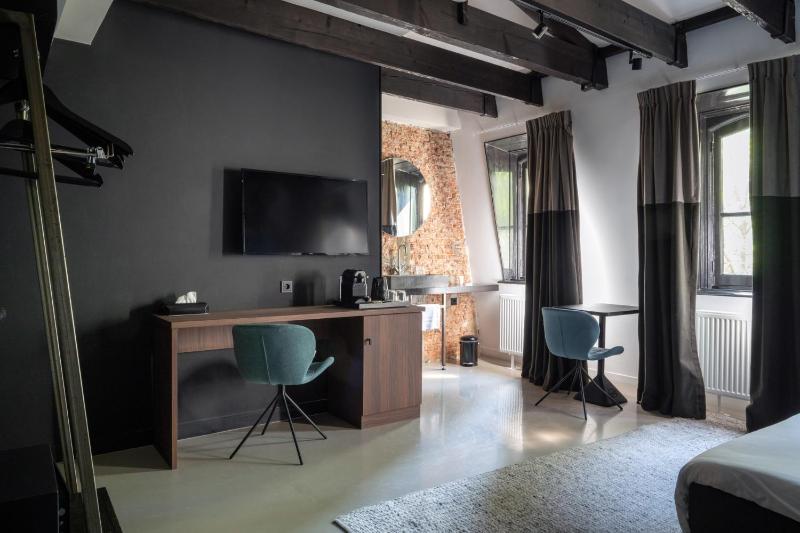 Superior Double Room with Air Conditioning image 4