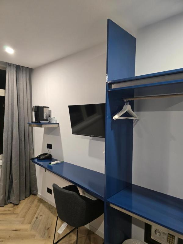 Deluxe Double Room image 3