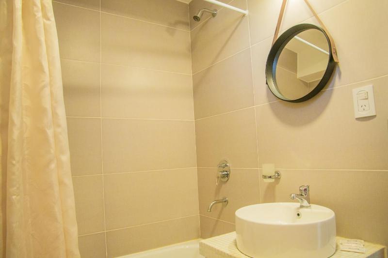Depto con Balcón y Cochera-Cómodo y Equipado - image 17