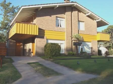Casa tipo Dúplex en zona Golf de Pinamar a 4 cuadras de la playa - Unidad B De los Pingüinos y Sirenas - image 2
