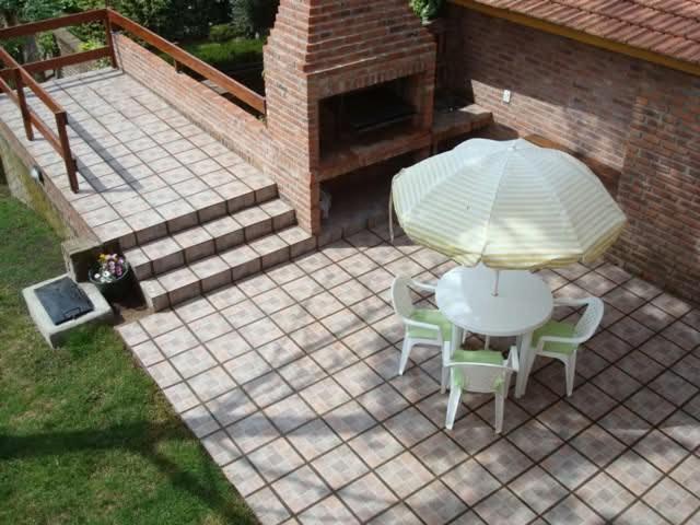 Casa tipo Dúplex en zona Golf de Pinamar a 4 cuadras de la playa - Unidad B De los Pingüinos y Sirenas - image 1