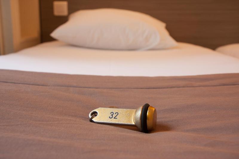 Standard Double or Twin Room image 4