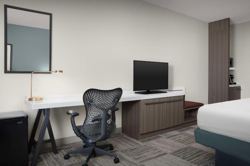 King Room image 3