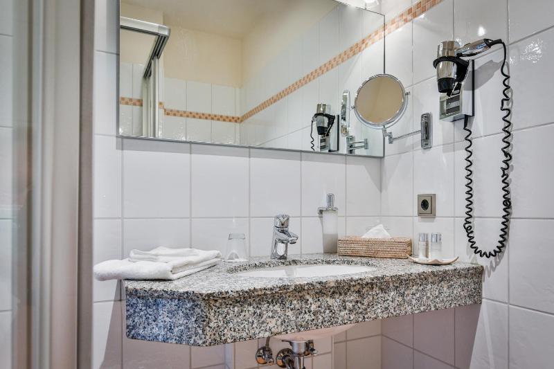 Single Room with Balcony image 4