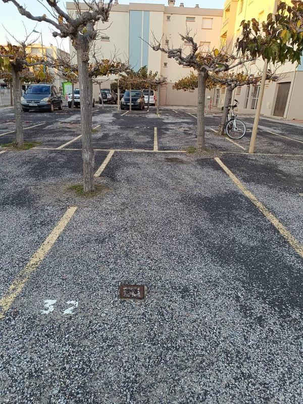 Plage commerces et animations pour ce T2 avec parking privatif -4AT30 - image 6