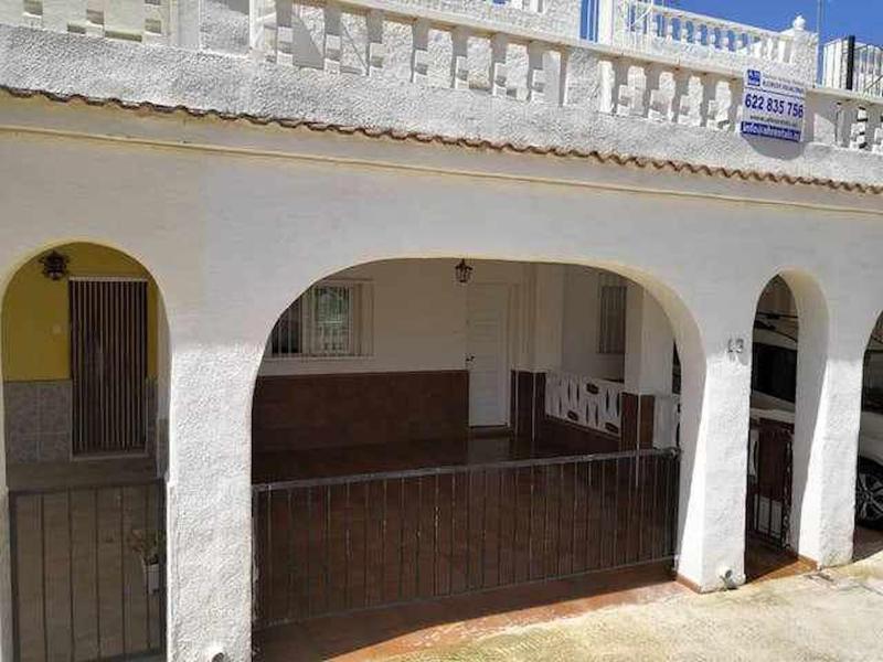 A H RENTALS Columbra Amplio adosado a 100 mtrs playa Piscina Parking - image 4