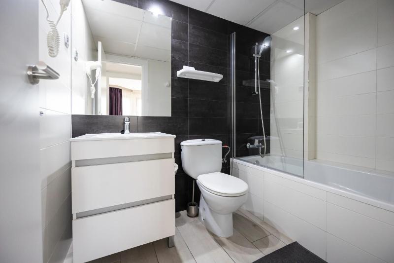 One-Bedroom Apartment image 1