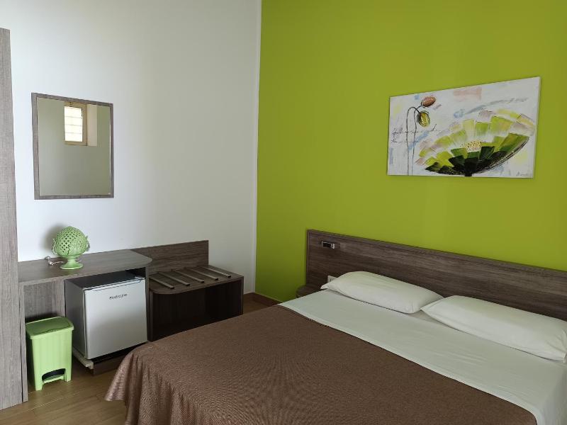 Standard Double Room image 2