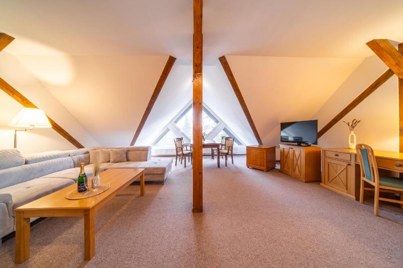 Studio (4 Adults) image 2