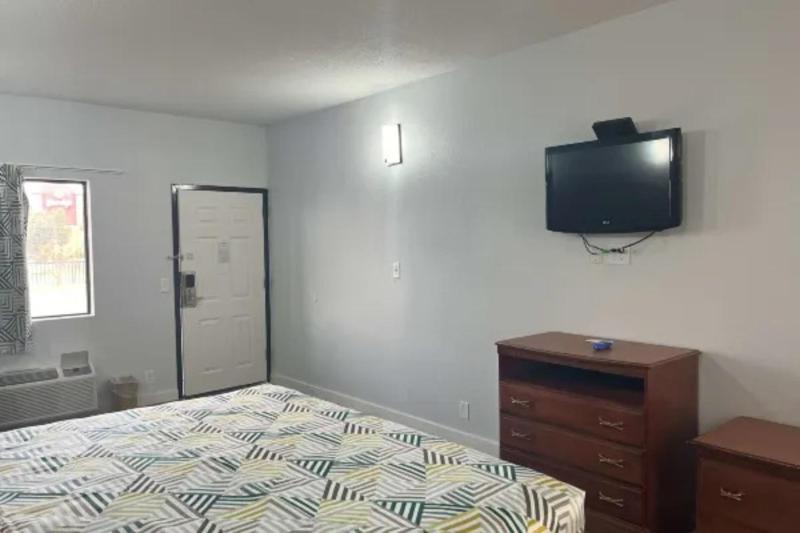 Double Room image 3