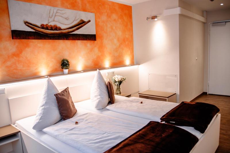 Double Room image 1