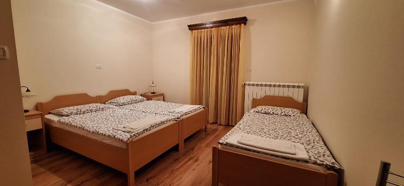 Triple Room with Terrace image 1