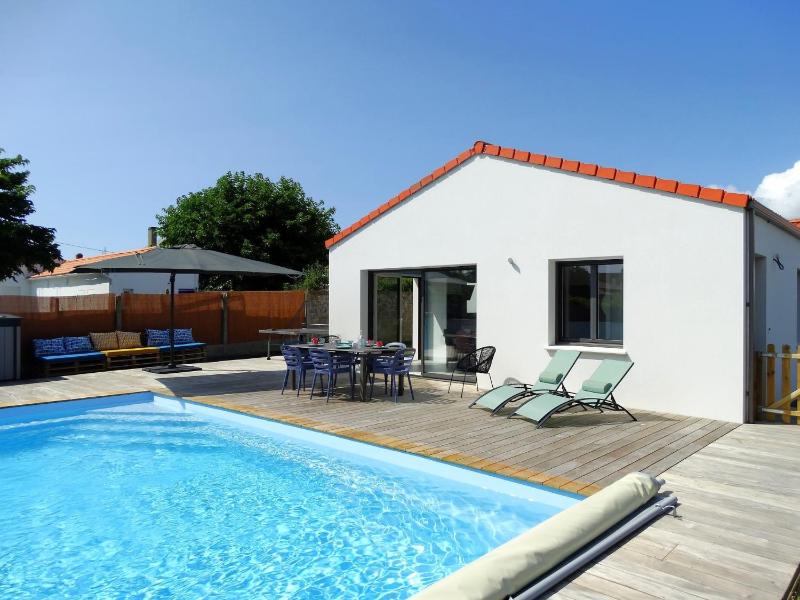 Maison 6 avec piscine chauffée à St-Hilaire - image 1
