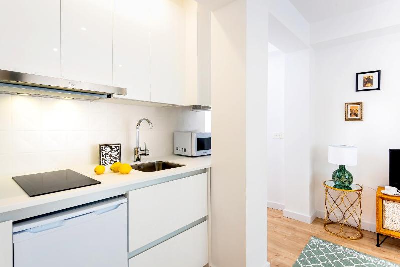 Studio Apartment image 2