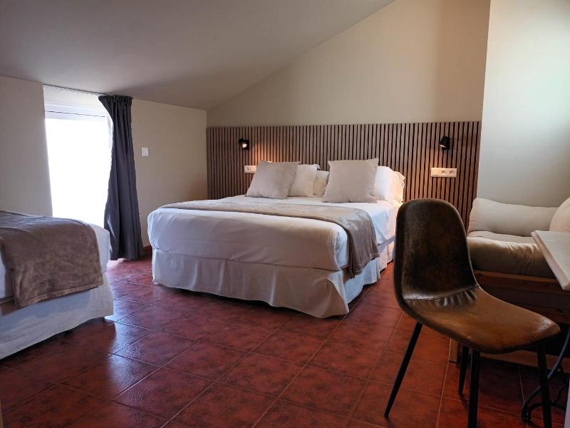 Triple Room with Terrace image 3