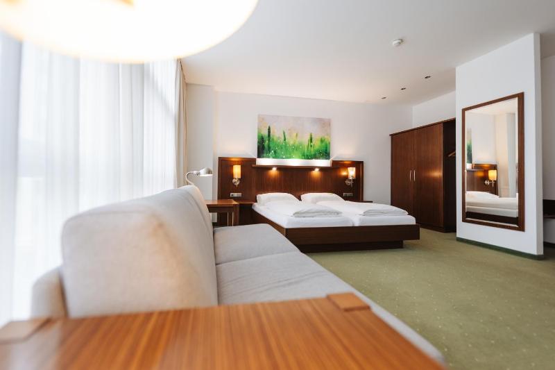 Superior Double Room image 3